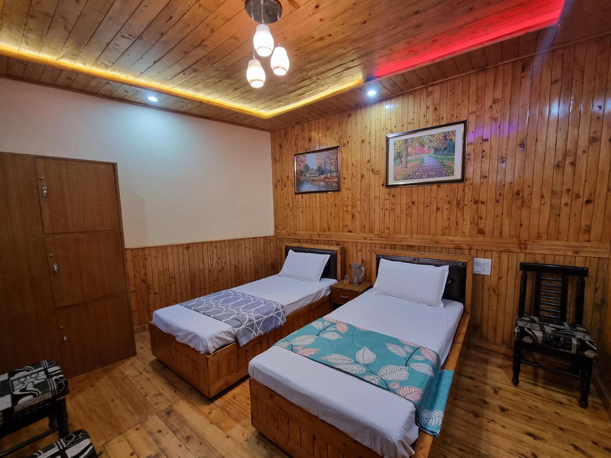Forest Vibes Kalatop-Rooms And Restaurant Далхаузи Екстериор снимка