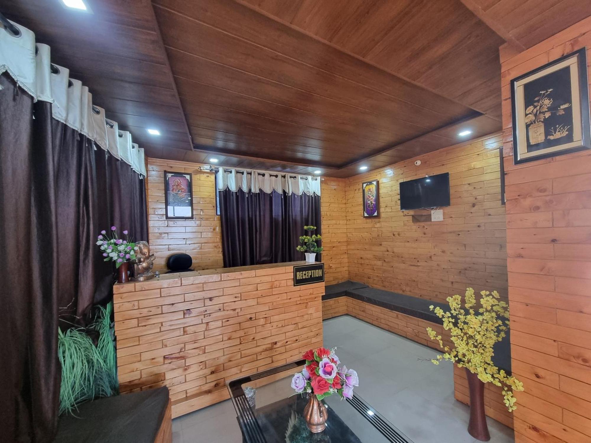 Forest Vibes Kalatop-Rooms And Restaurant Далхаузи Екстериор снимка