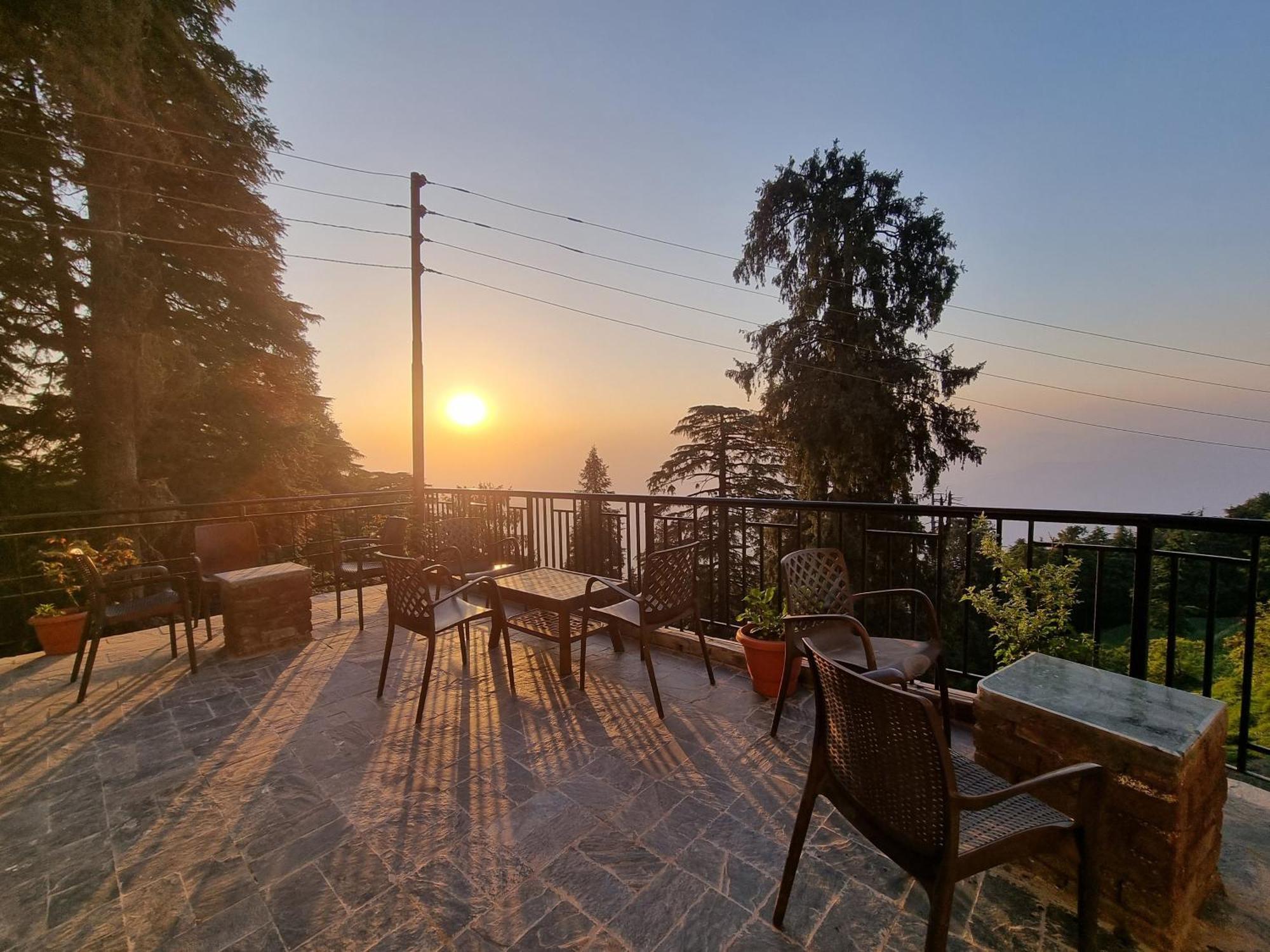 Forest Vibes Kalatop-Rooms And Restaurant Далхаузи Екстериор снимка
