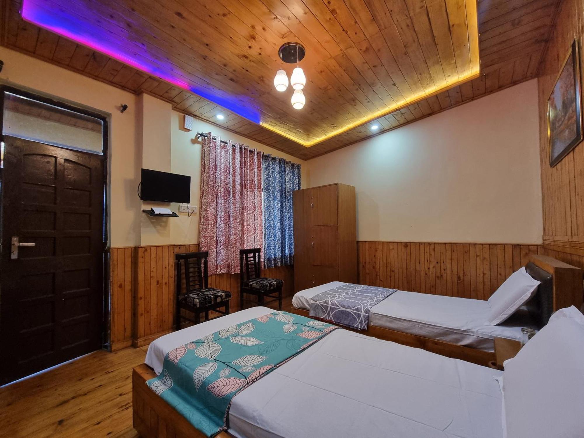 Forest Vibes Kalatop-Rooms And Restaurant Далхаузи Екстериор снимка