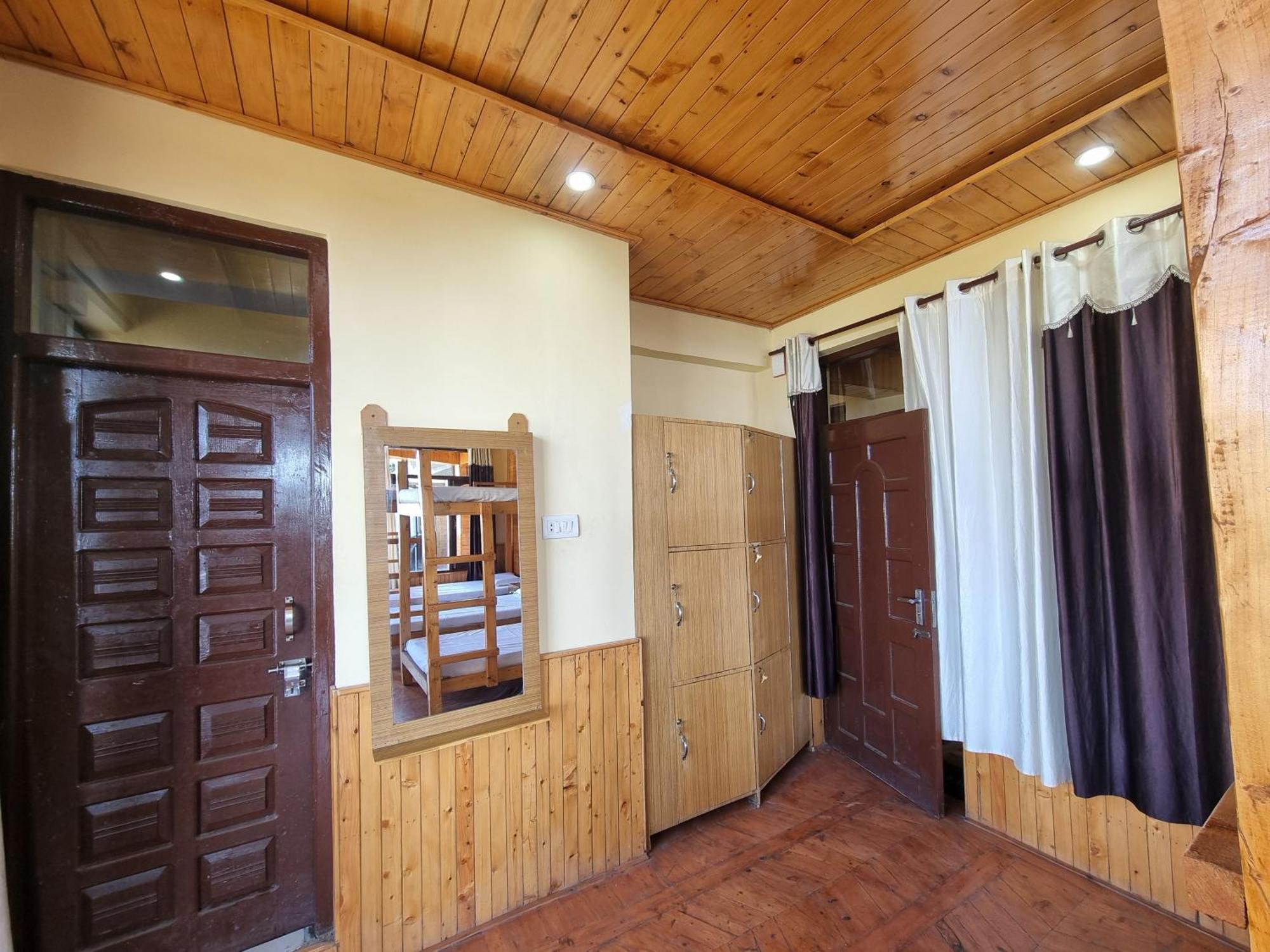 Forest Vibes Kalatop-Rooms And Restaurant Далхаузи Екстериор снимка